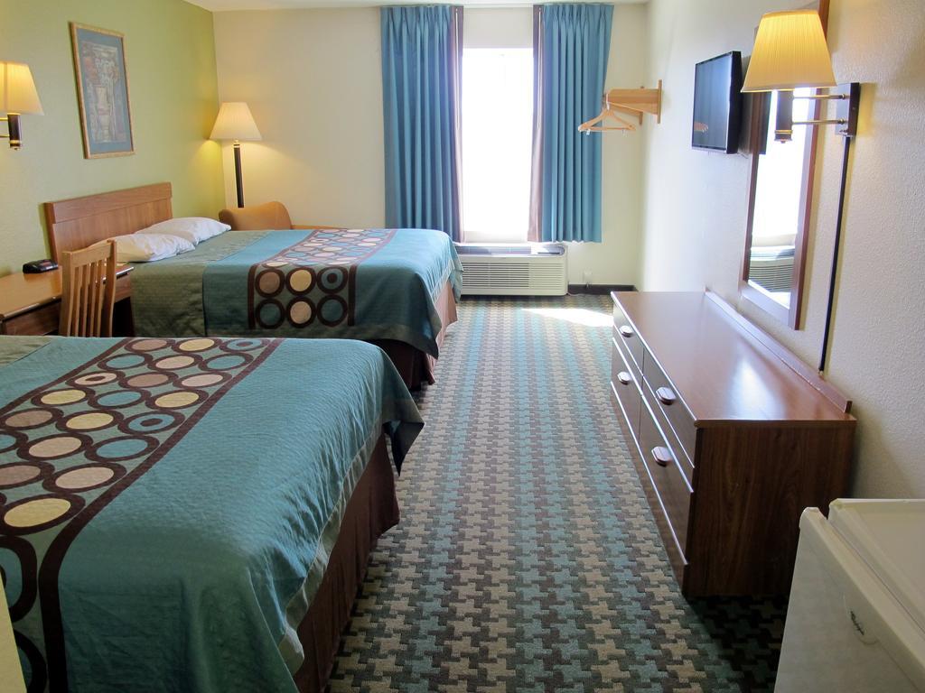 Super 8 By Wyndham Cloverdale In Zimmer foto